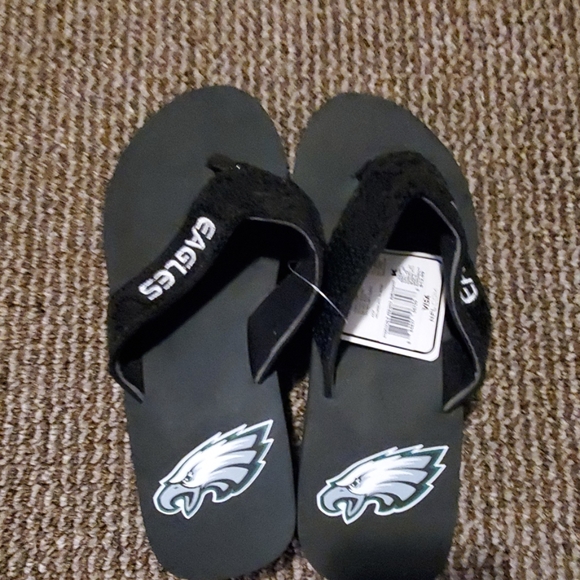 eagles flip flops
